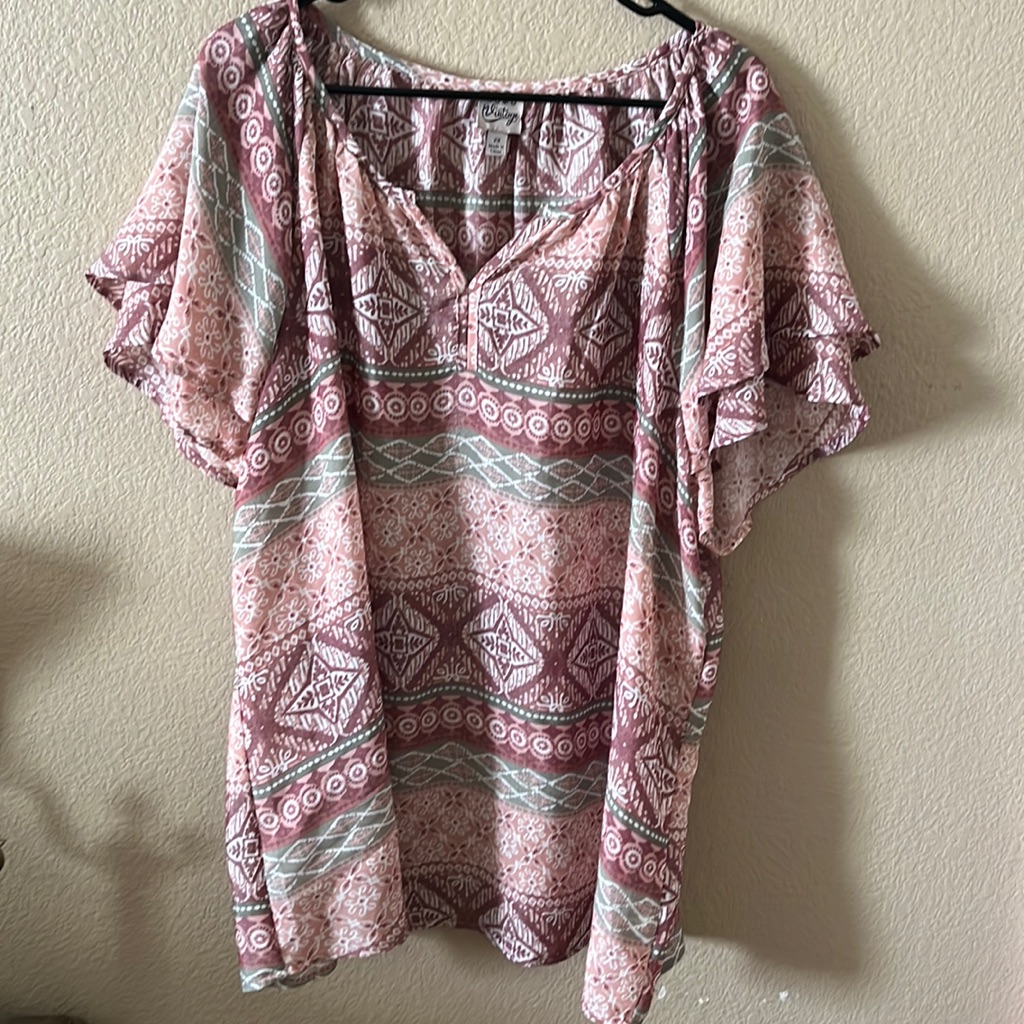 Flowy Patterned Blouse